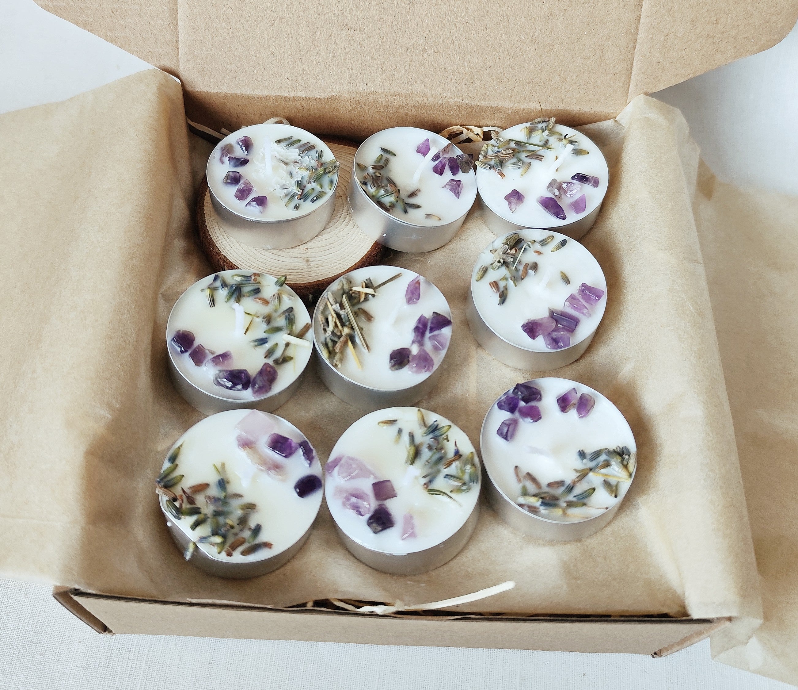 Dormir Bien – Set de 9 Velas de Té con Amatista, Lavanda y Posavasos de Madera