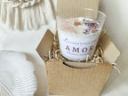 Vela aromatica de soja Amor con petalos de rosa y cuarzo rosa