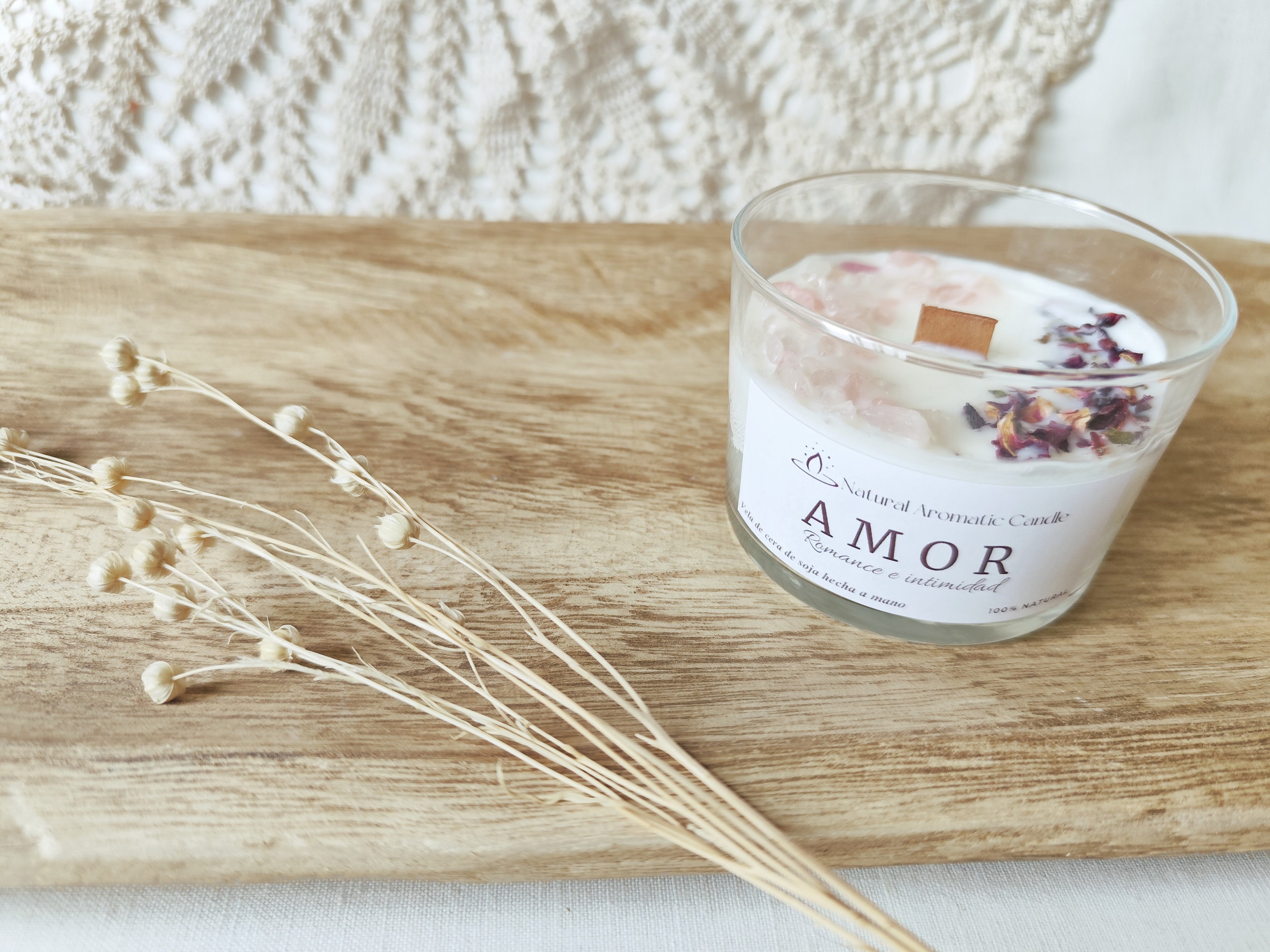 Vela mediana de amor con rosa y aroma floral