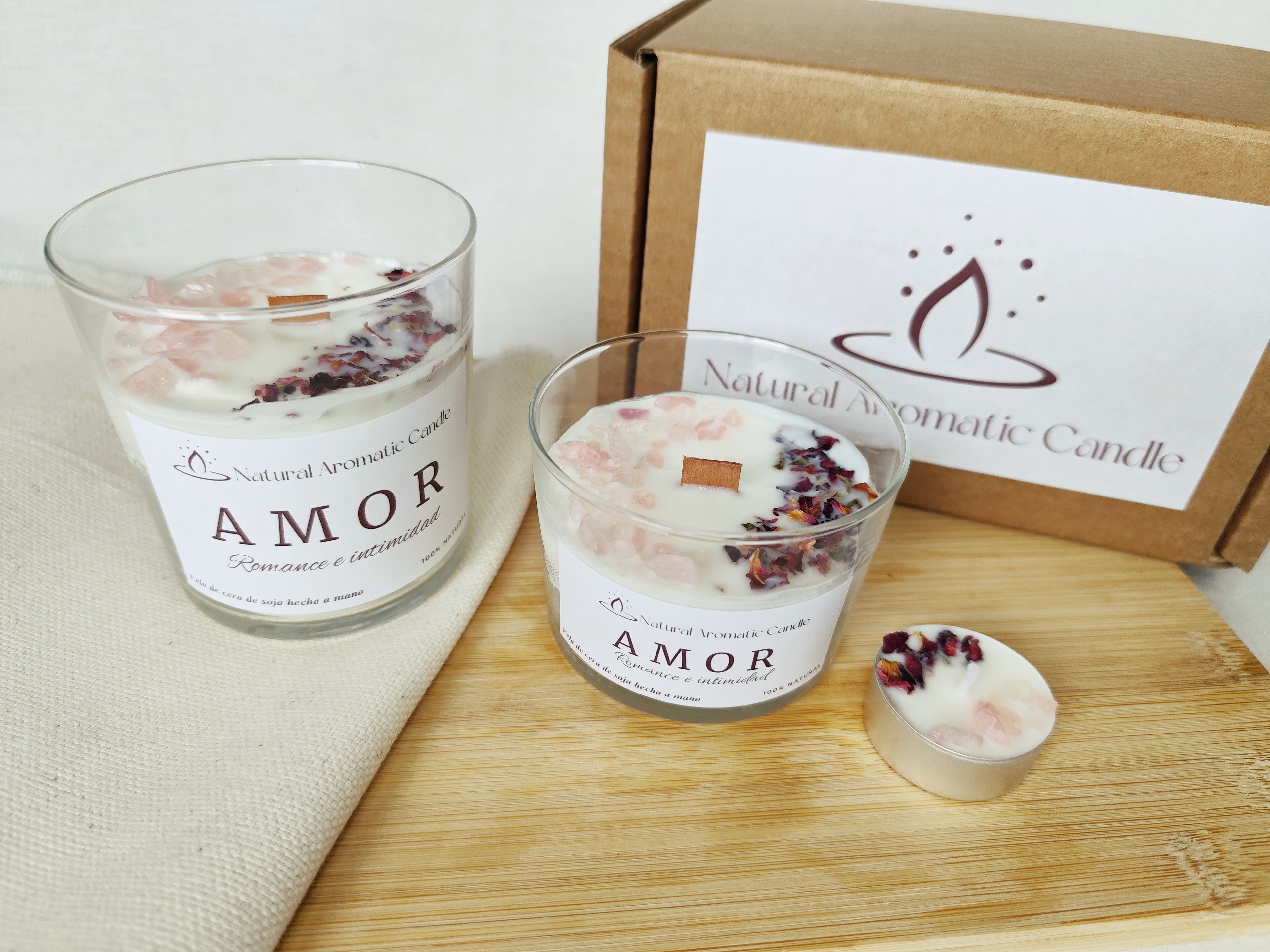 Vela grande amor, vela mediana amor y vela de te amor, decoradas con piedra cuarzo rosa y petalos de rosa