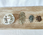 decoracion de vela otoño con hoja de olivo, rutilo verde y ojo de tigre
