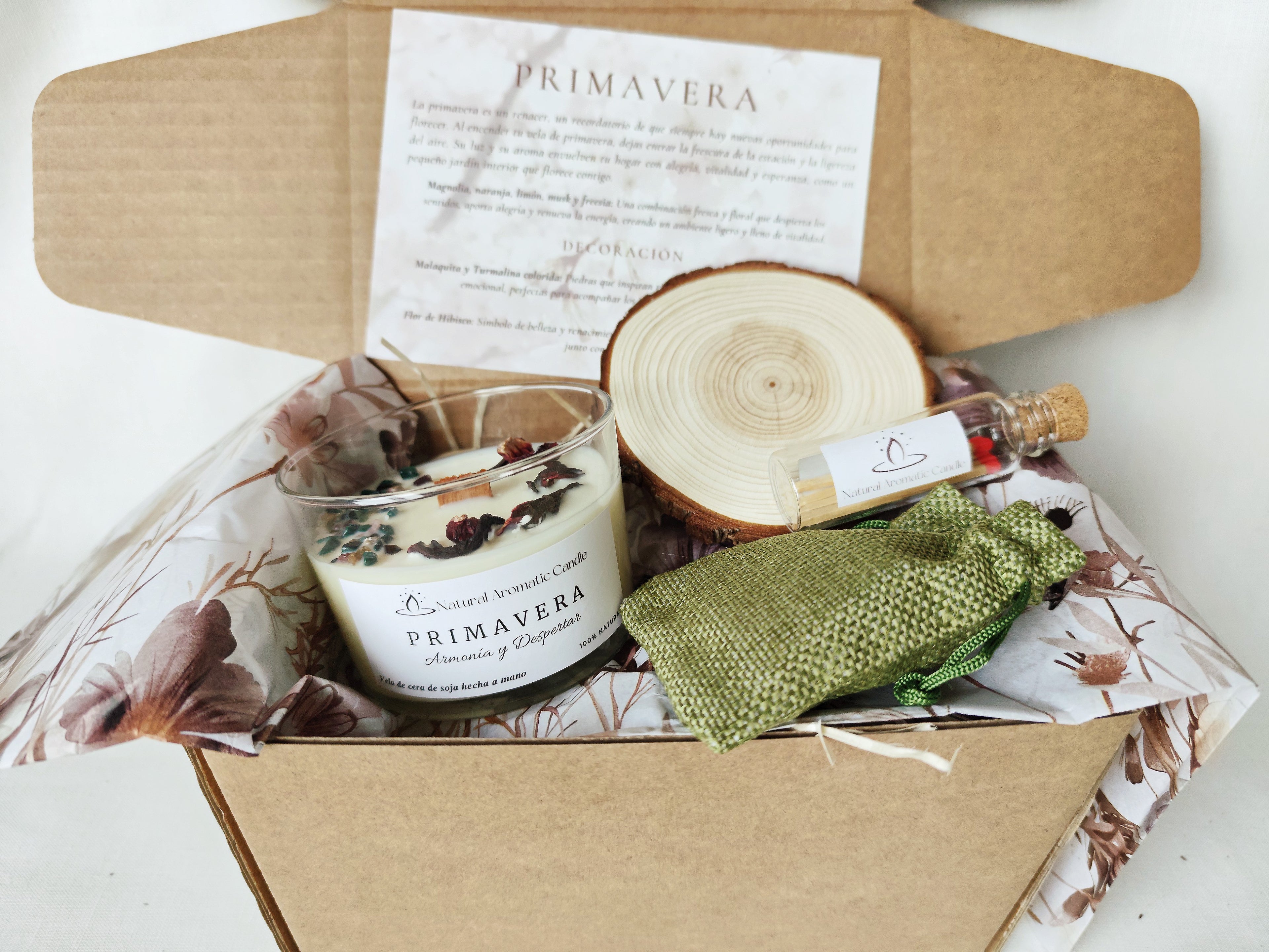 Vela aromática luminosa con esencia de limón y almizcle para transmitir equilibrio y calma.