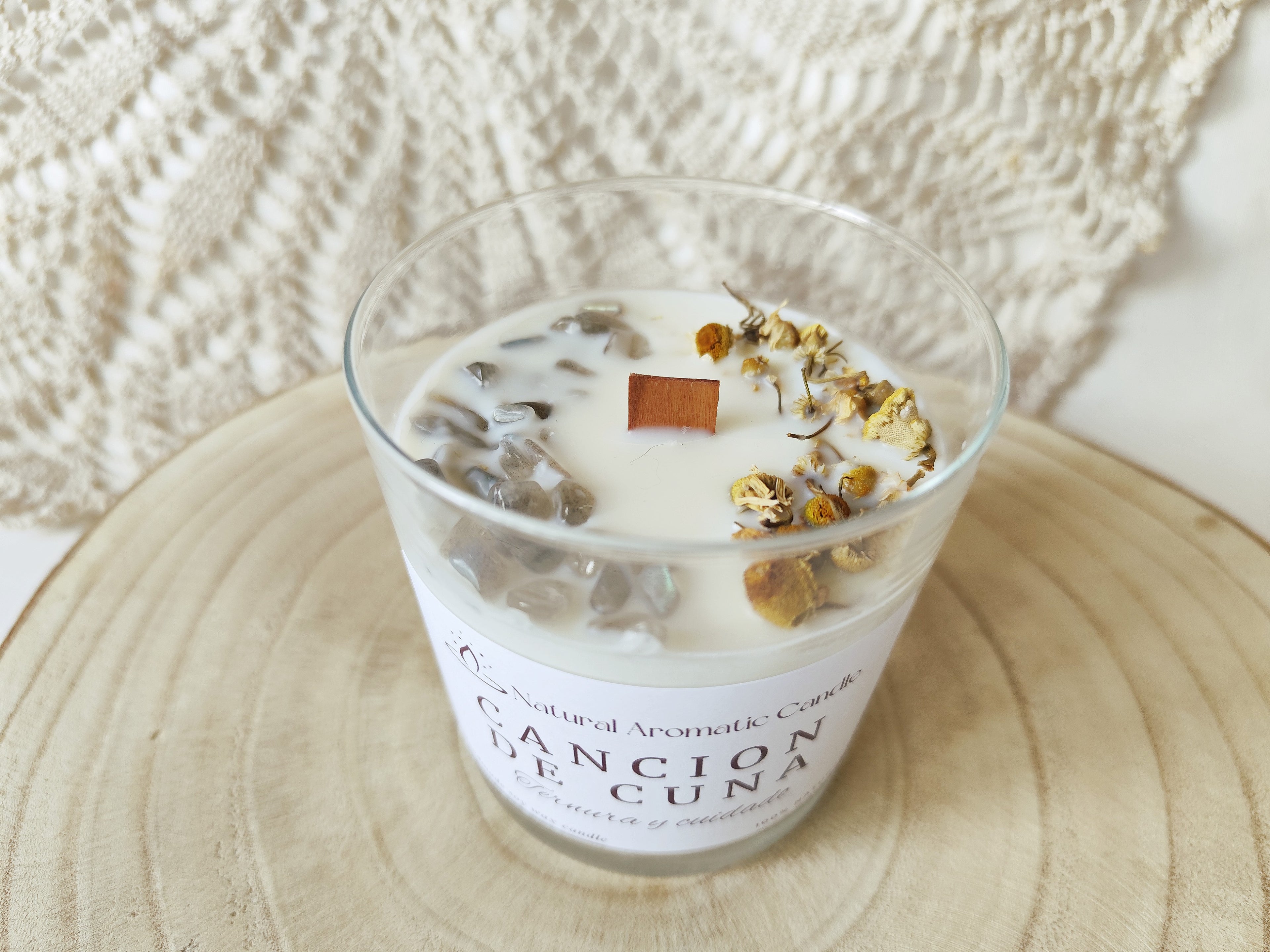 ela de cera vegetal con aroma delicado para momentos especiales entre mamá y bebé.