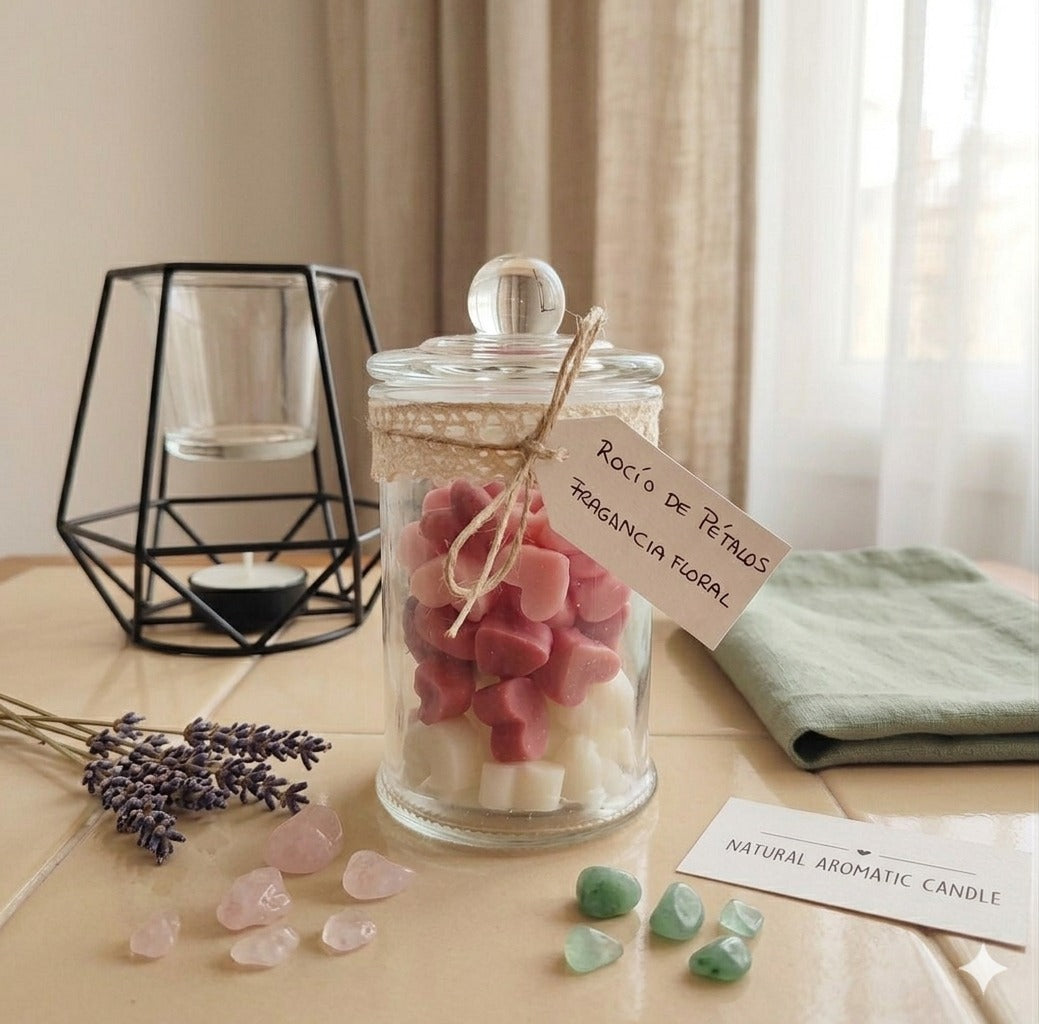 Mini corazones de cera de soja diseñados para crear ambiente femenino.